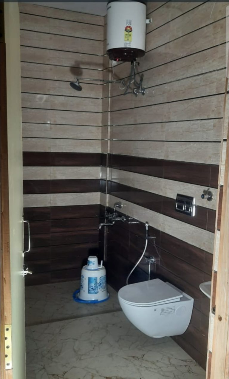 2025 04 18 16.25.55 768x1271